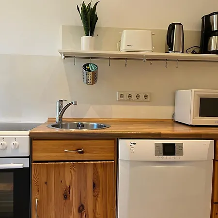 9 - Marlow Apartment *